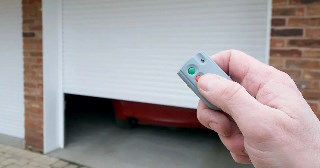 Купить автоматику для рулонных ворот Мценск, цена от 2743 руб.